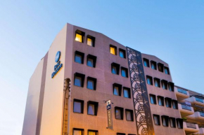 Отель Best Western Hôtel Journel Saint-Laurent-du-Var  Сен-Лоран-Дю-Вар